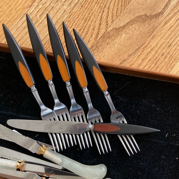 Other - Vintage Glo-hill Forks W Bonus Knife